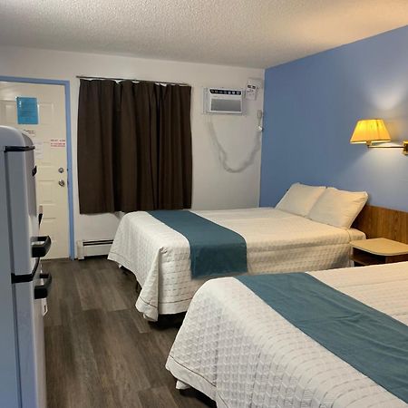 Swiss Sunset Inn Penticton Bagian luar foto