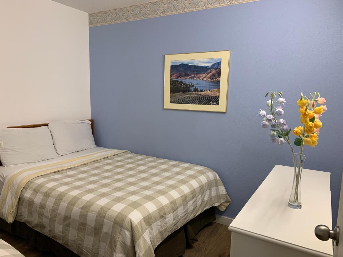 Swiss Sunset Inn Penticton Bagian luar foto