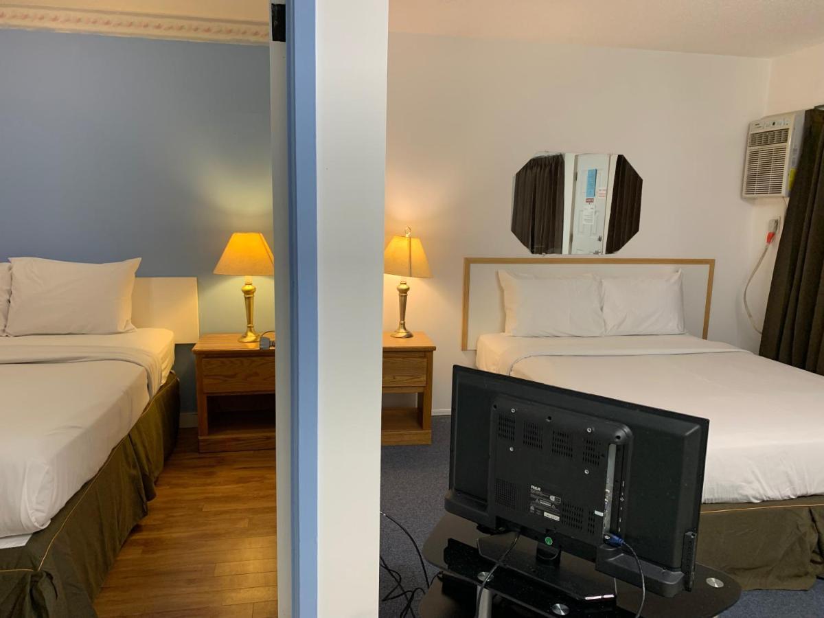 Swiss Sunset Inn Penticton Bagian luar foto